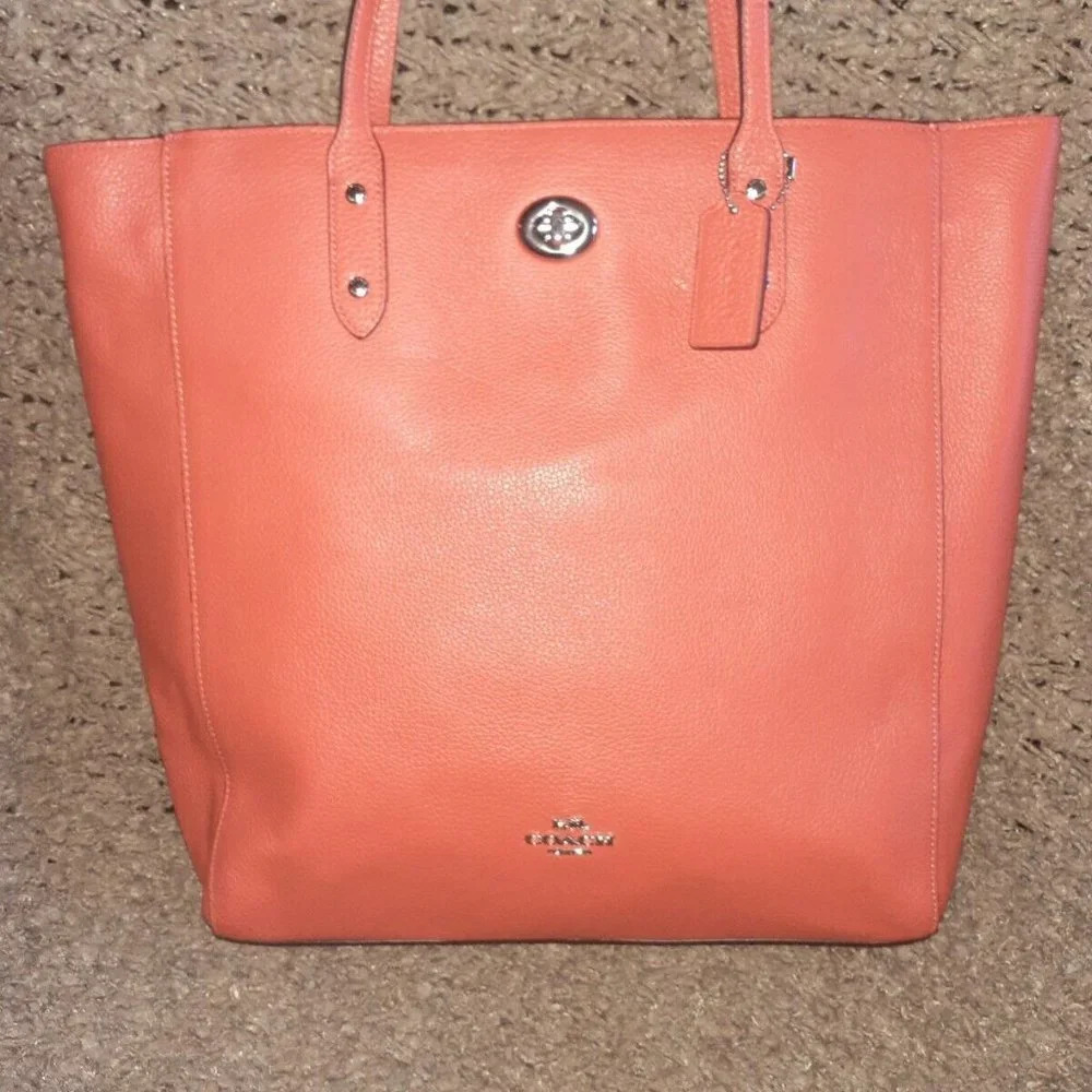 COACH-Turn Lock Town Tote-Scarlet Red Pebbled Leather-Silver Hardware-NEW - Picture 2 of 8